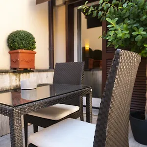3* Pensión Intown Luxury House